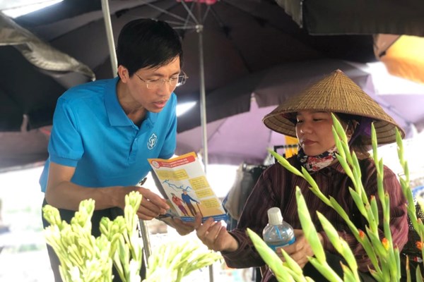 BHXH Việt Nam “rà từng ngõ, gõ từng nhà” - Anh 4