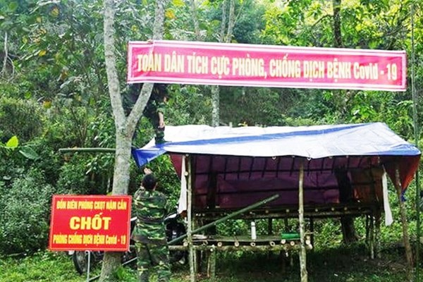 Phòng chống dịch ở nơi “nắng như đổ lửa” - Anh 1
