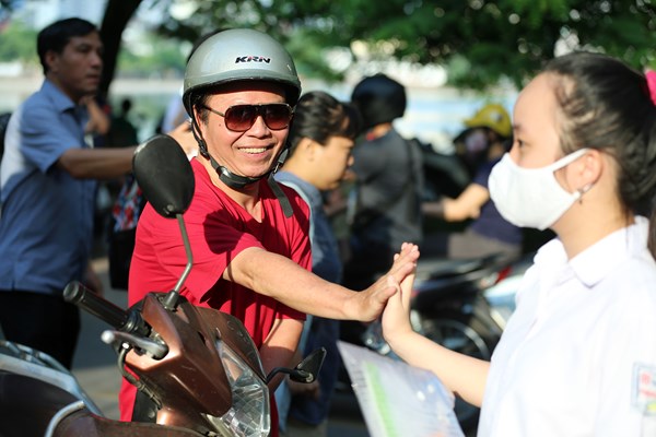 Hà Nội: Gần 89.000 thí sinh bước vào kỳ thi tuyển sinh lớp 10 - Anh 2