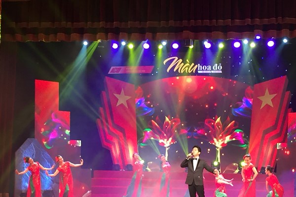Chương trình “Màu hoa đỏ”: Nhịp cầu nối những tấm lòng tri ân - Anh 5