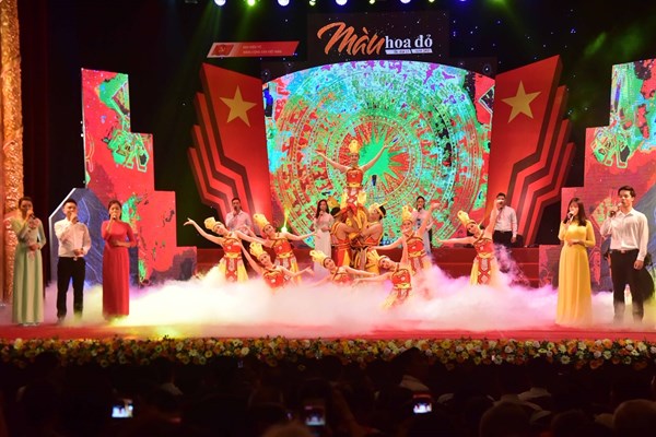 Chương trình “Màu hoa đỏ”: Nhịp cầu nối những tấm lòng tri ân - Anh 4