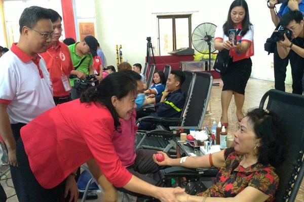 1.000 người tham gia Ngày hội hiến máu Giọt hồng xứ Lạng - Anh 3