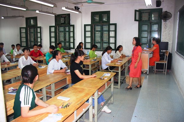 Kết thúc kỳ thi vào lớp 10 THPT của Hà Nội - Anh 2
