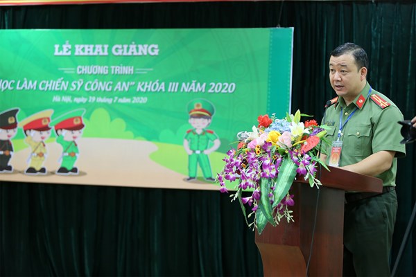 Các bạn nhỏ Thủ đô hào hứng tham gia chương trình “Học làm chiến sĩ Công an” - Anh 8
