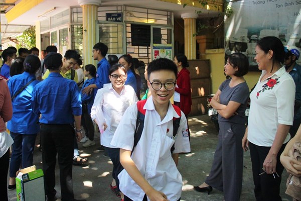 Kết thúc kỳ thi vào lớp 10 THPT của Hà Nội: Rất khó đoán điểm chuẩn - Anh 1