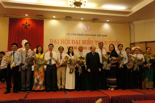 Huy động các nguồn lực để góp phần bảo tồn và phát huy giá trị văn hoá dân gian, dân tộc - Anh 1