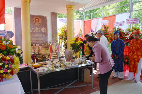 Ngã xuống cho đất nước đứng lên - Anh 2