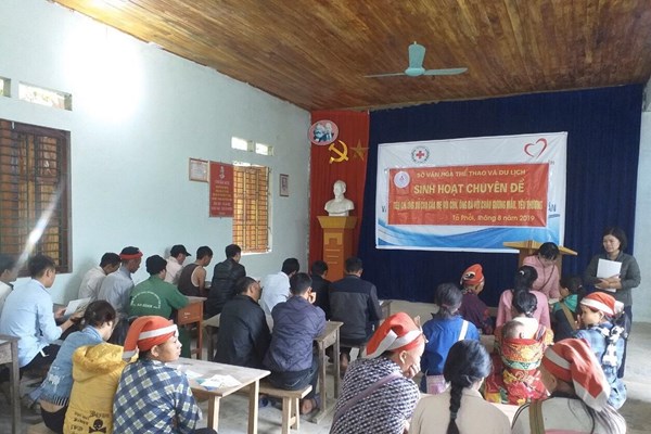 Mô hình thí điểm thực hiện Bộ tiêu chí ứng xử trong gia đình ở Lào Cai: 100% số hộ quyết tâm thực hiện - Anh 2