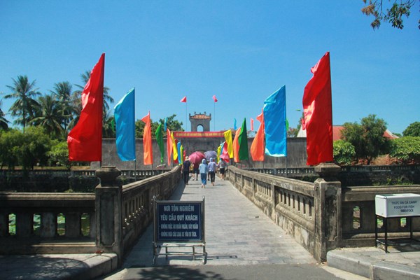 Đoàn công tác của Bộ VHTTDL dâng hương tri ân tại tỉnh Quảng Trị - Anh 15