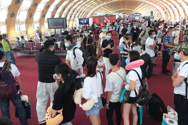 270 công dân Việt Nam từ Bờ Biển Ngà, một số quốc gia châu Phi và châu Âu về nước an toàn - Anh 2