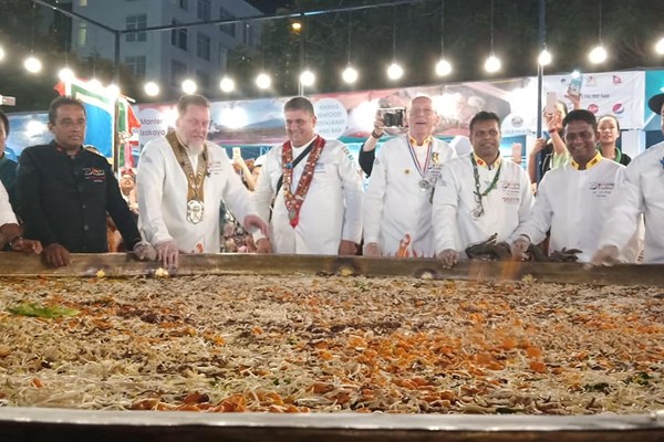 Trải nghiệm làm đầu bếp tại Không gian ẩm thực chợ quê - Anh 1