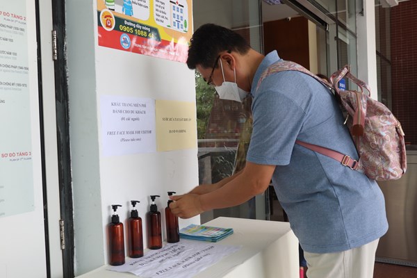 Đà Nẵng: Ngành Du lịch triển khai các biện pháp phòng, chống dịch, bảo đảm an toàn cho người dân và du khách - Anh 2