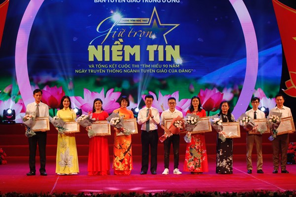 Chương trình nghệ thuật 