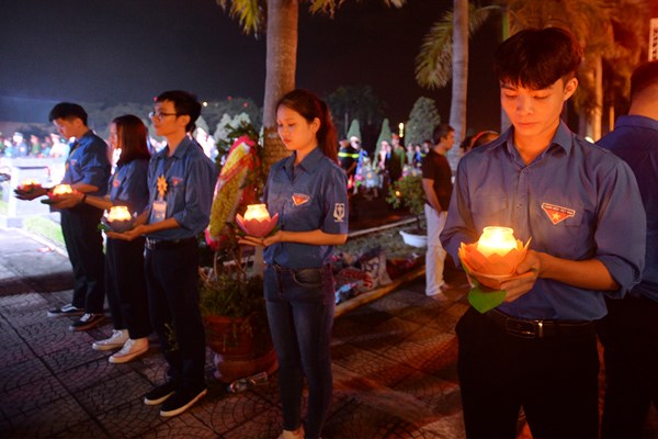 Hà Nội thắp nến tri ân, tưởng niệm các anh hùng liệt sĩ - Anh 2