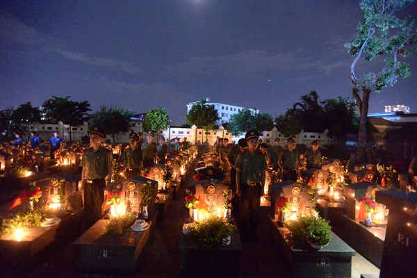 Hà Nội thắp nến tri ân, tưởng niệm các anh hùng liệt sĩ - Anh 8