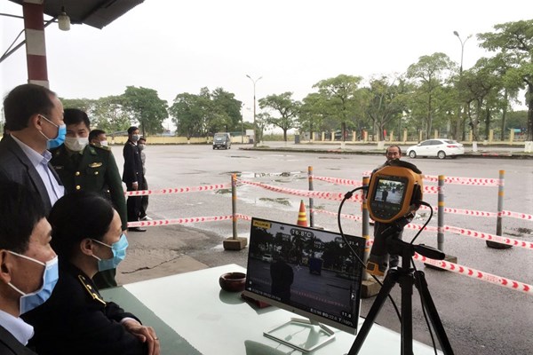 Quảng Ninh: Lắp đặt hệ thống đo thân nhiệt từ xa tại các khu, điểm du lịch - Anh 1