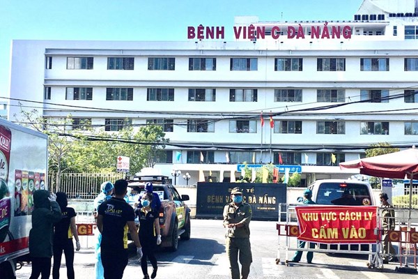 Đà Nẵng: Ngày đầu tiên thực hiện lệnh phong tỏa, người dân thực hiện nghiêm túc - Anh 1