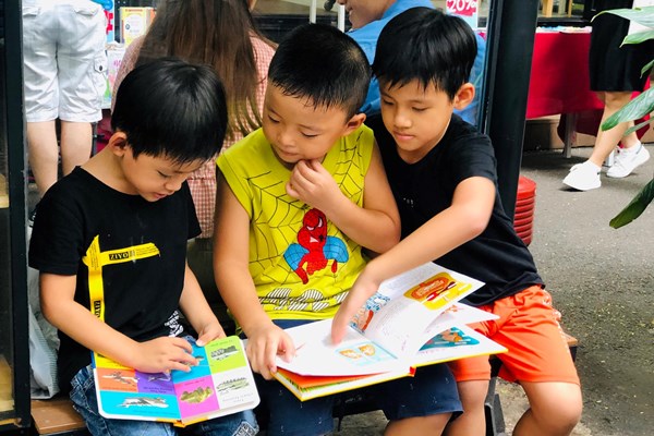 Phát triển thói quen đọc sách cho trẻ: Đừng dừng lại ở khẩu hiệu - Anh 1