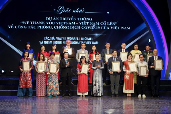 175 tác phẩm được trao Giải thưởng toàn quốc về thông tin đối ngoại lần thứ VI - Anh 1