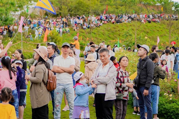 Tổng cục Du lịch yêu cầu đảm bảo an toàn cho khách du lịch - Anh 1