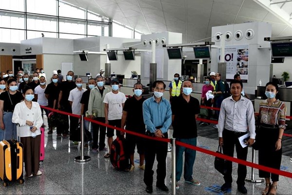 177 công dân Việt Nam từ Brunei về nước an toàn - Anh 3
