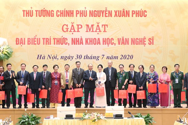 Thủ tướng: Con người, tri thức mới là nguồn tài nguyên quan trọng nhất - Anh 7