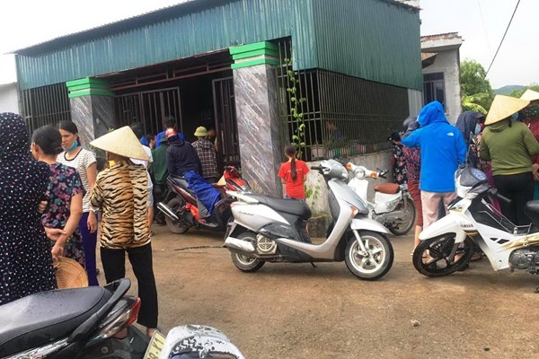 Nỗi đau xé lòng khi mẹ tẩm xăng ba con để cùng tự vẫn - Anh 1