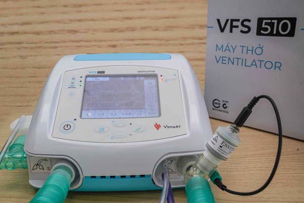 Đà Nẵng tiếp nhận 100 máy thở điều trị cho bệnh nhân Covid-19 do tập đoàn Vingroup tài trợ - Anh 1