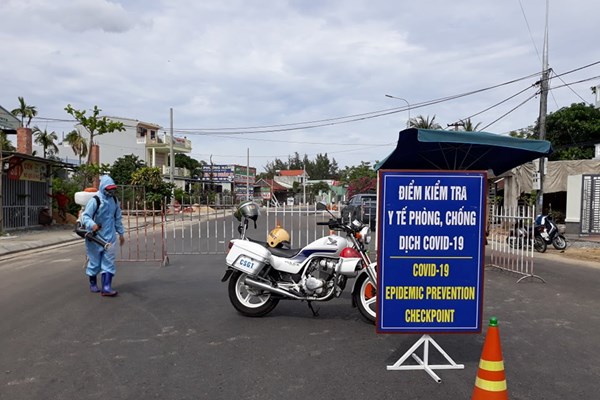 Kêu gọi bác sĩ về hưu, sinh viên y khoa hỗ trợ TP. Hội An chống dịch Covid-19 - Anh 1