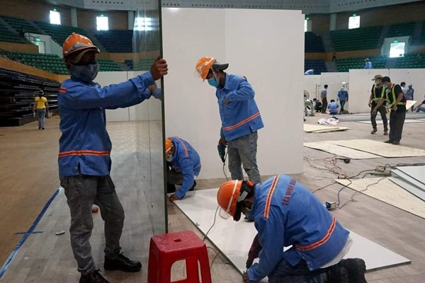 Đà Nẵng: Khảo sát tiến độ xây dựng Bệnh viện dã chiến - Anh 1