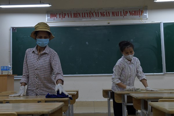 Hà Nội: Nhiều trường phun khử khuẩn chuẩn bị sẵn sàng cho kỳ thi THPT 2020 - Anh 5