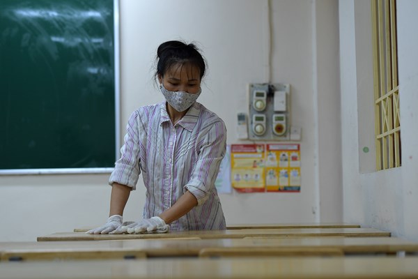 Hà Nội: Nhiều trường phun khử khuẩn chuẩn bị sẵn sàng cho kỳ thi THPT 2020 - Anh 6