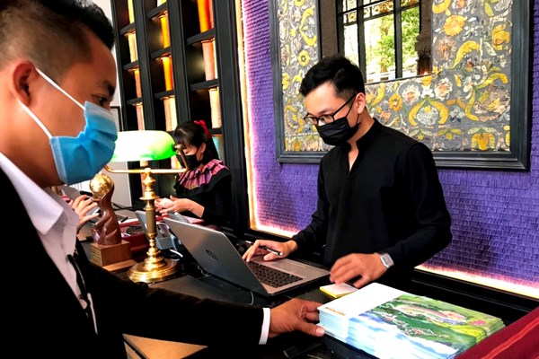 Cần thống nhất các giải pháp tháo gỡ tình trạng huỷ, hoãn các tour - Anh 1