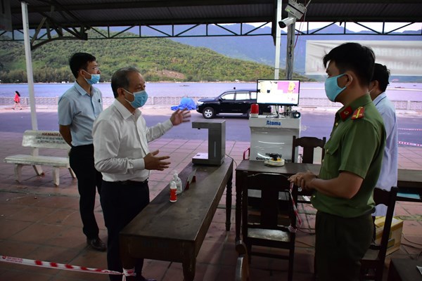 Huế sẽ điều 40 y, bác sĩ hỗ trợ Đà Nẵng - Anh 1