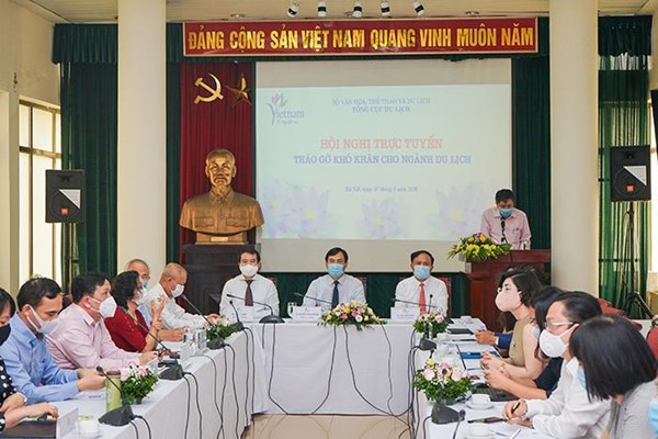 Cần thêm các chính sách hỗ trợ để du lịch vượt qua “sóng gió” - Anh 1