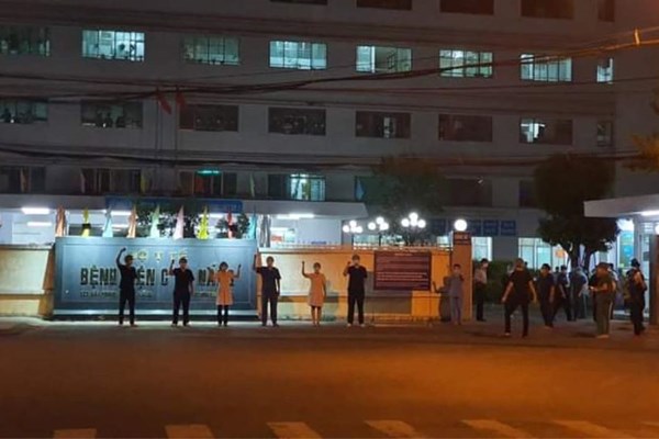 Quảng Nam, Quảng Ngãi, Huế sẵn sàng cơ sở vật chất để xây dựng bệnh viện dã chiến - Anh 1