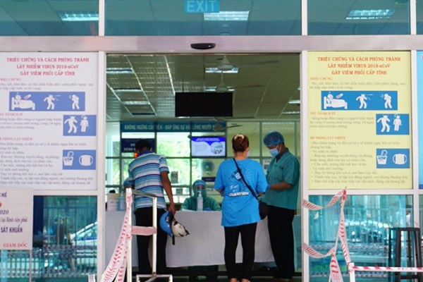 Bệnh viện Trung ương Huế: Tiếp nhận người dân từ vùng dịch tễ đến khám chữa bệnh ở sơ sở 2 - Anh 1