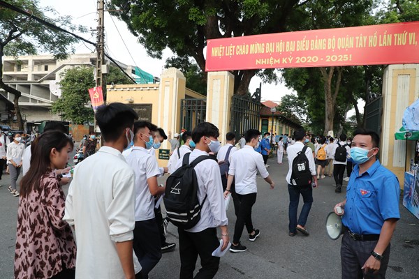 Sáng nay, hơn 860.000 thí sinh dự thi môn Ngữ văn, kỳ thi tốt nghiệp THPT - Anh 5