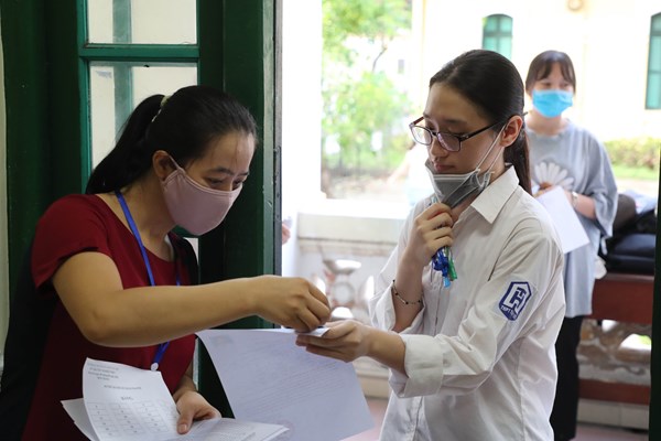 Sáng nay, hơn 860.000 thí sinh dự thi môn Ngữ văn, kỳ thi tốt nghiệp THPT - Anh 6