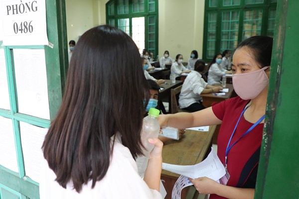 Sáng nay, hơn 860.000 thí sinh dự thi môn Ngữ văn, kỳ thi tốt nghiệp THPT - Anh 7
