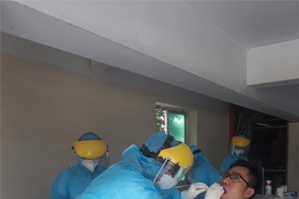 Đừng vội chủ quan khi xét nghiệm âm tính - Anh 1