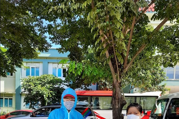 Doanh nghiệp và nhà báo du lịch ủng hộ phòng, chống dịch Covid-19 - Anh 2