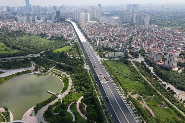 Ngắm nhìn cầu cạn vành đai 3 Mai Dịch - Nam Thăng Long dần hoàn thiện - Anh 1