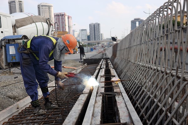 Ngắm nhìn cầu cạn vành đai 3 Mai Dịch - Nam Thăng Long dần hoàn thiện - Anh 2