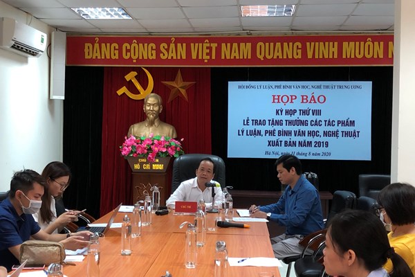 Trao thưởng tác phẩm lý luận, phê bình văn học, nghệ thuật xuất bản năm 2019: Không theo lối mòn - Anh 1