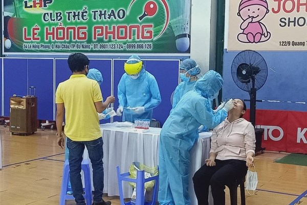 Những nữ sinh viên y khoa truy vết bệnh nhân Covid-19 - Anh 6