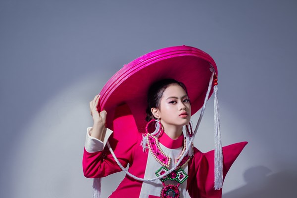 Mẫu nhí chào sân với bộ ảnh Sắc màu rẻo cao - Anh 2