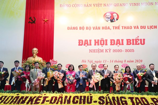 Thứ trưởng Tạ Quang Đông được bầu giữ chức Bí thư Đảng ủy Bộ VHTTDL nhiệm kỳ 2020-2025 - Anh 21