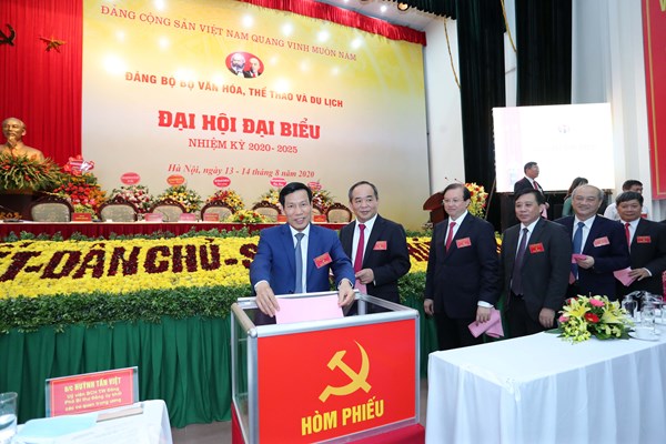 Thứ trưởng Tạ Quang Đông được bầu giữ chức Bí thư Đảng ủy Bộ VHTTDL nhiệm kỳ 2020-2025 - Anh 17