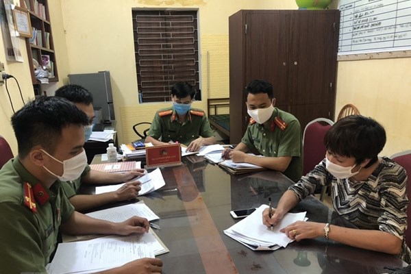 Hải Dương: Xử phạt đối tượng tung tin không đúng về dịch Covid-19 - Anh 1